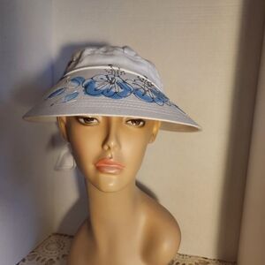 White and Blue Floral Women's Sun Hat